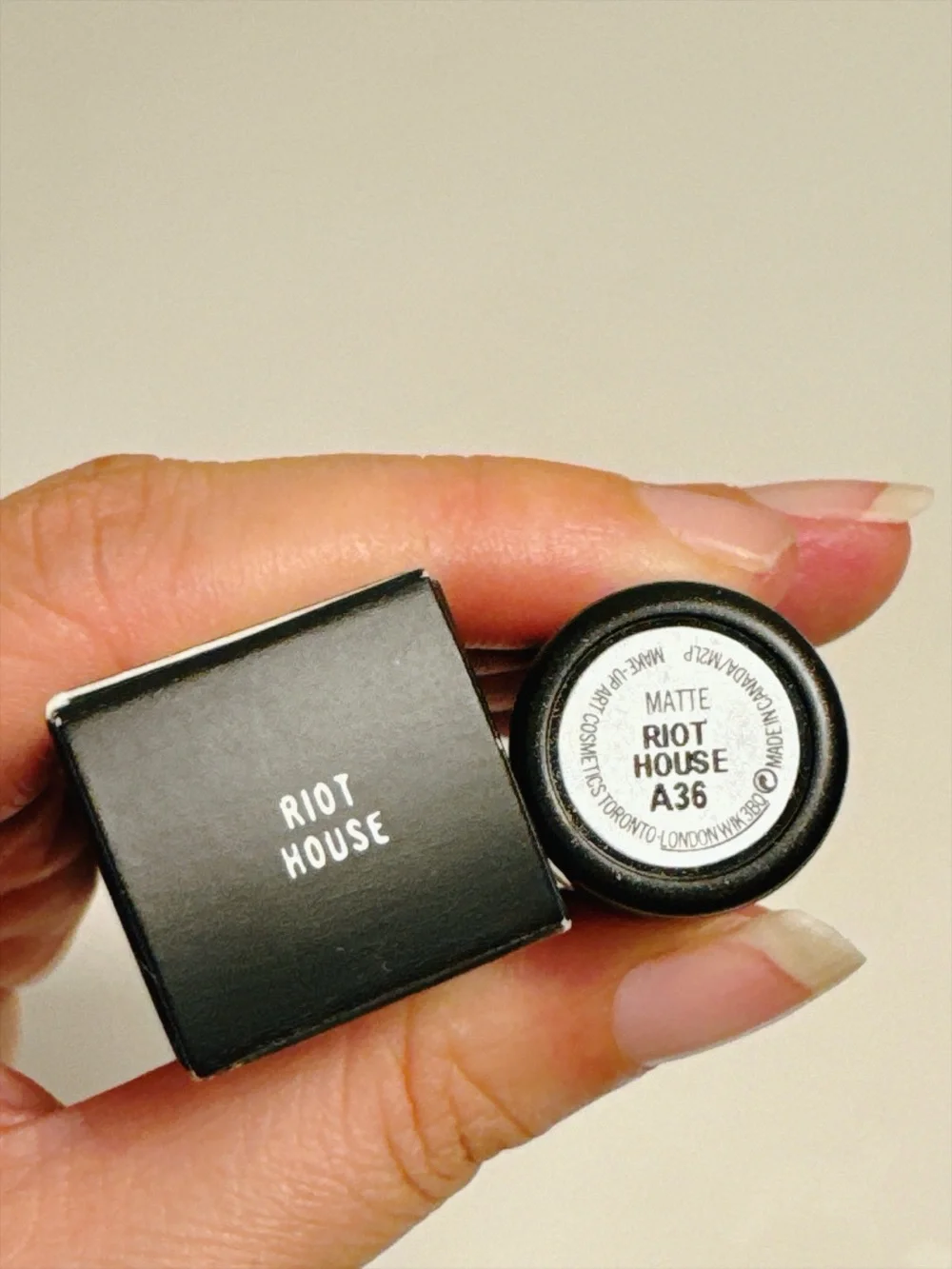 MAC Matte Lipstick Riot House A36 3g / 0.1 oz New in Box Discontinued Shade